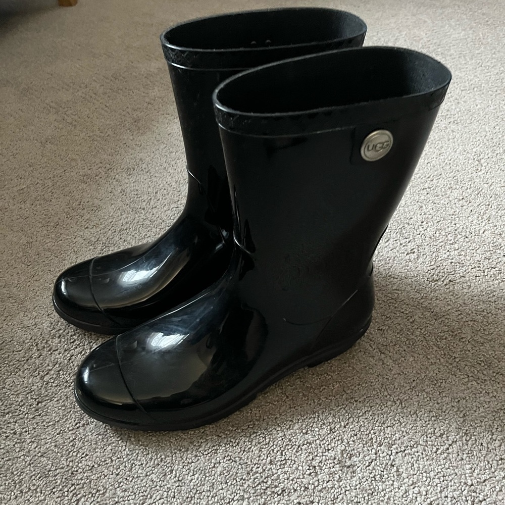 Ugg Sherpa lined Rainboots